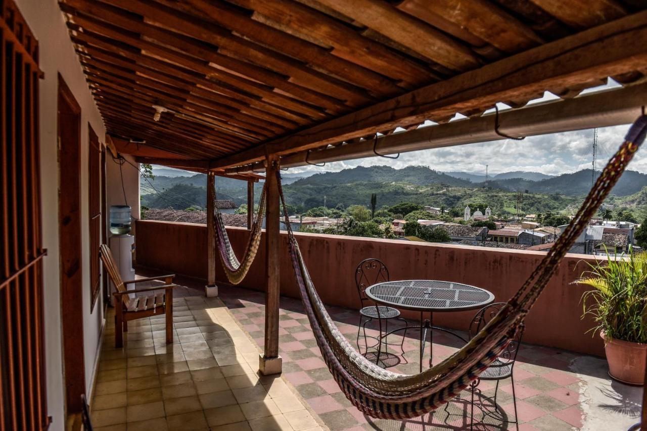 Hotel And Restaurant Guancascos Gracias Bagian luar foto
