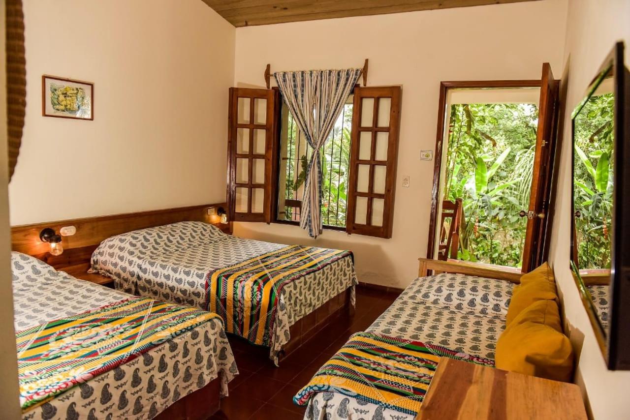Hotel And Restaurant Guancascos Gracias Bagian luar foto