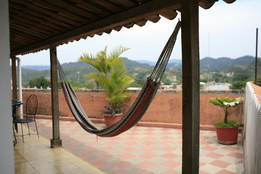 Hotel And Restaurant Guancascos Gracias Bagian luar foto