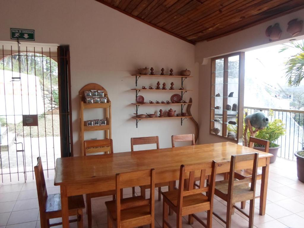Hotel And Restaurant Guancascos Gracias Bagian luar foto